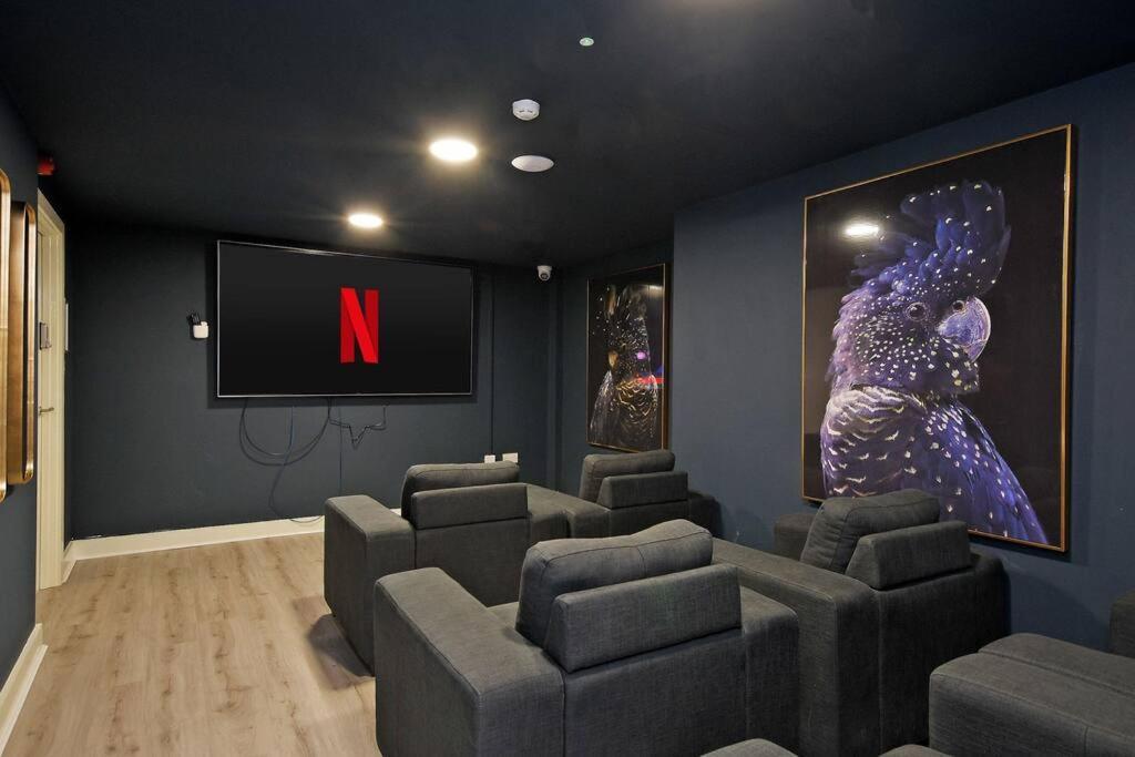 Perfectly Located City Centre Studio Apartment - West One With Free Wifi, Gym Access, Netflix Sheffield Exteriör bild
