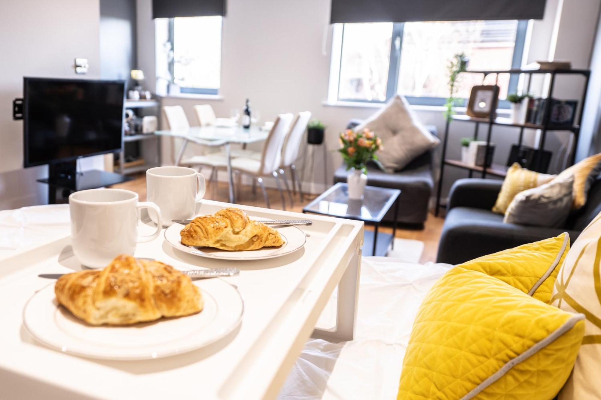 Perfectly Located City Centre Studio Apartment - West One With Free Wifi, Gym Access, Netflix Sheffield Exteriör bild