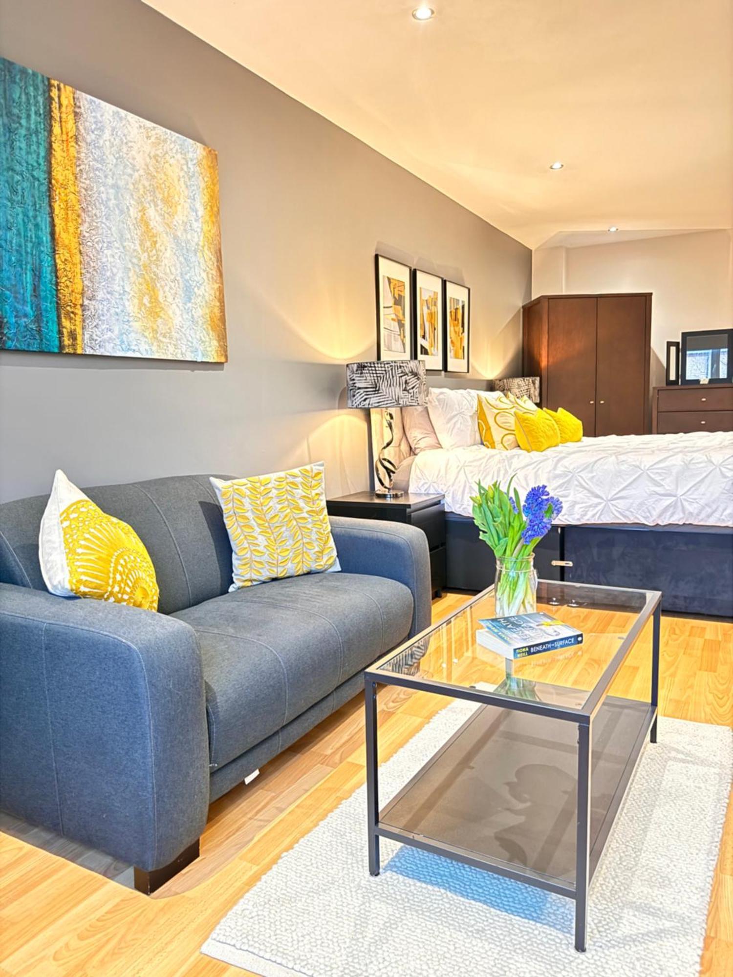 Perfectly Located City Centre Studio Apartment - West One With Free Wifi, Gym Access, Netflix Sheffield Exteriör bild